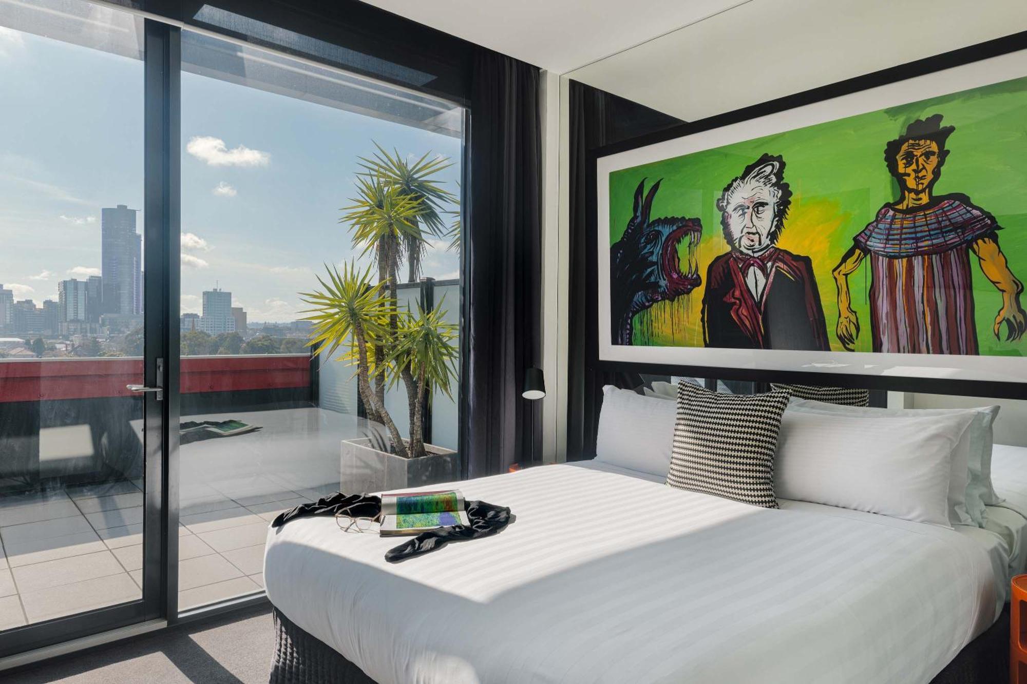 The Cullen Melbourne - Art Series Exterior foto A bedroom at the hotel